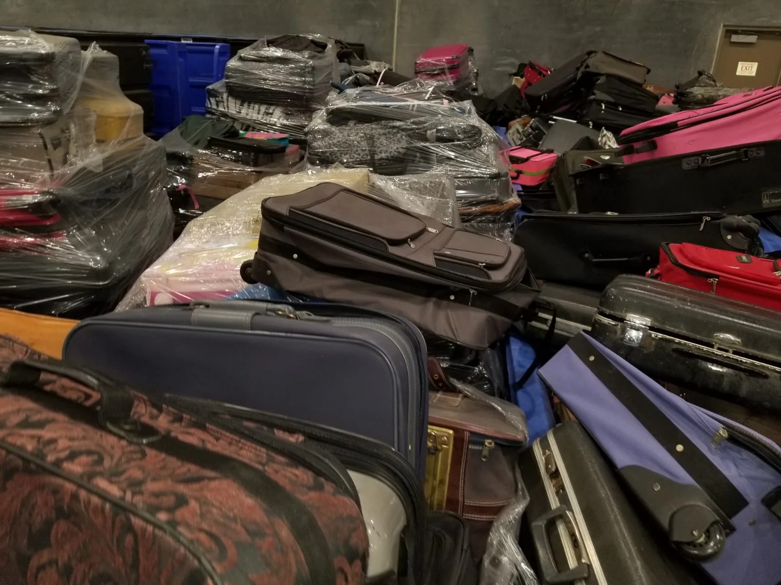 Luggage / Suitcases 3